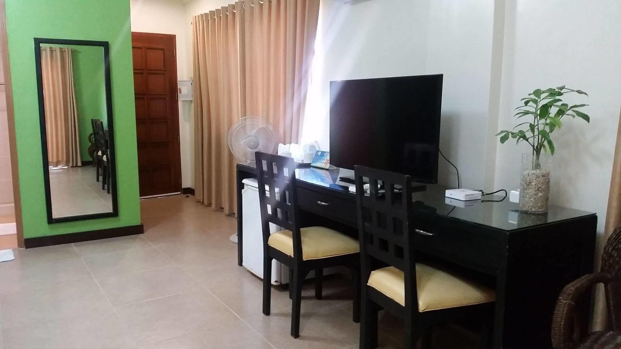 Residencia Boracay Hotel Balabag  Exterior photo