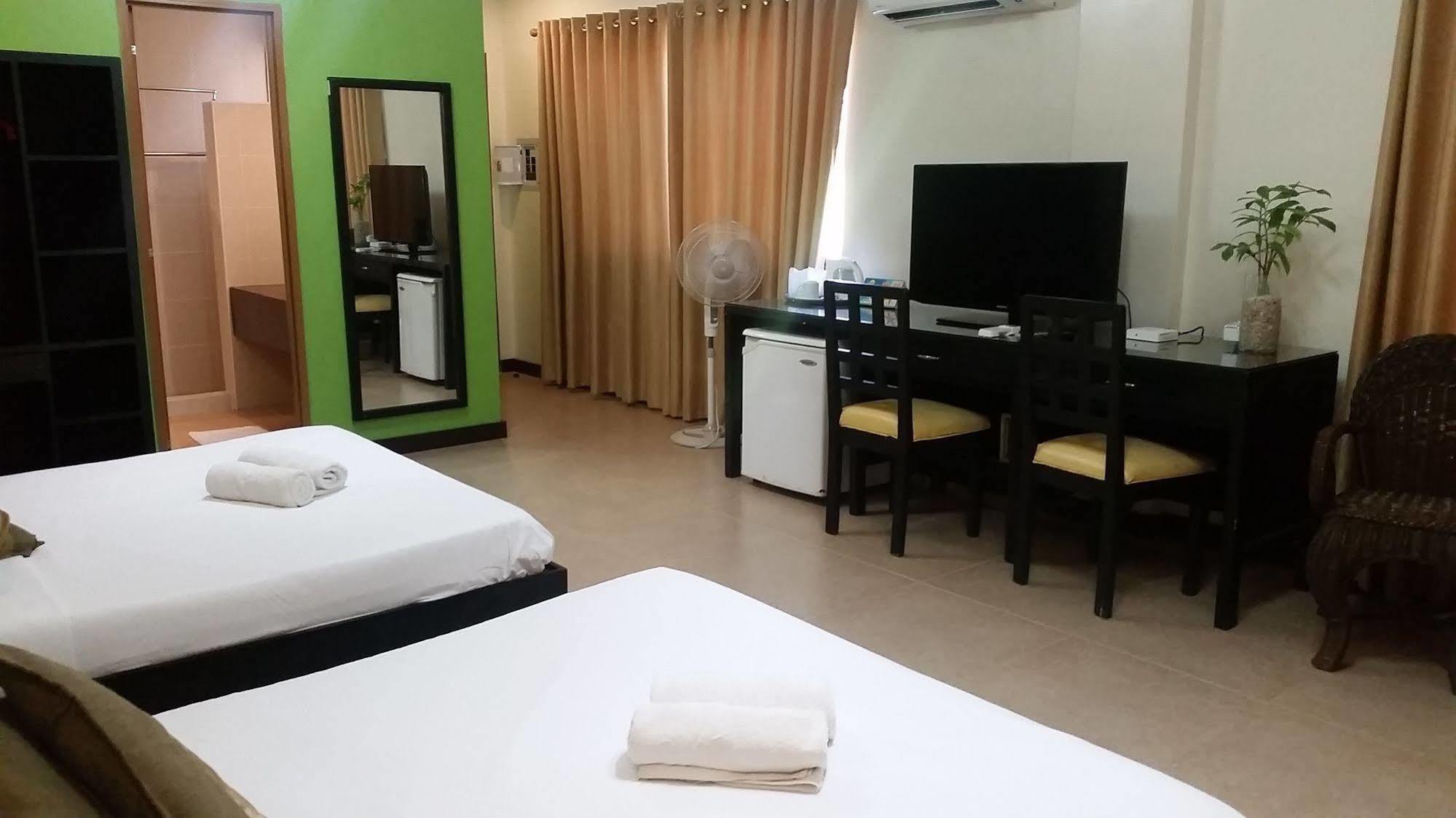 Residencia Boracay Hotel Balabag  Exterior photo